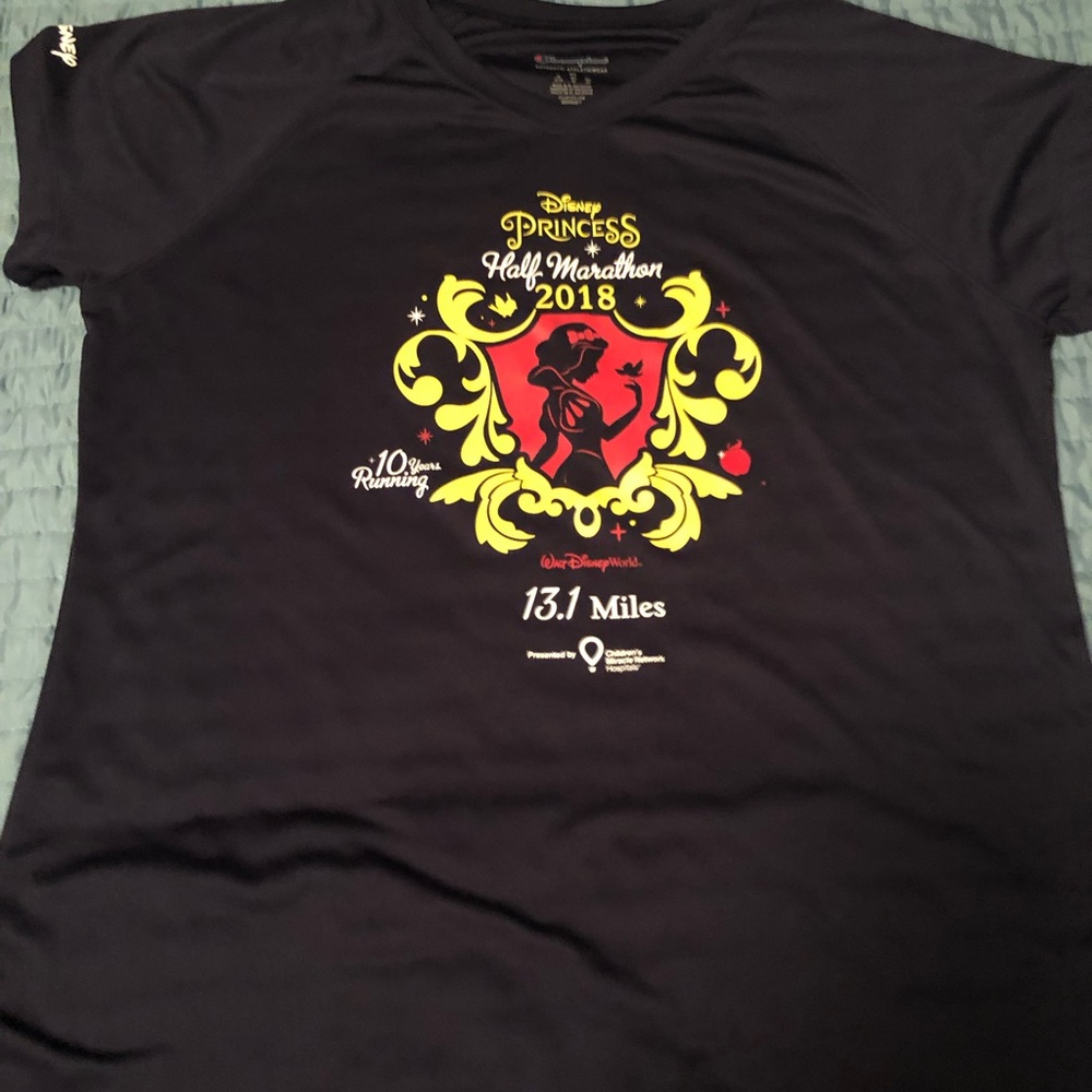 V neck Run Disney 2018 1/2 marathon top.